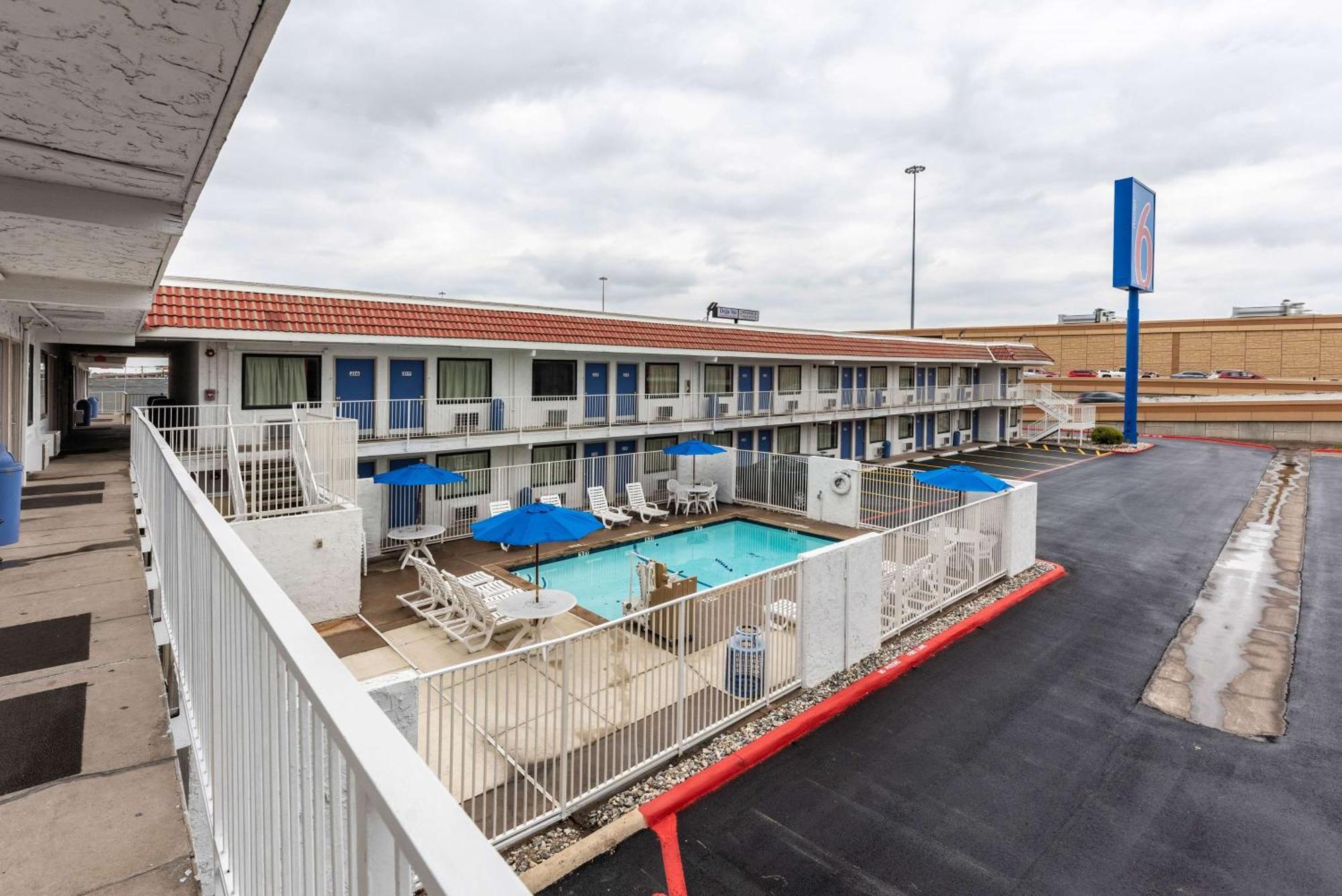 Motel 6-North Richland Hills, Tx Bagian luar foto