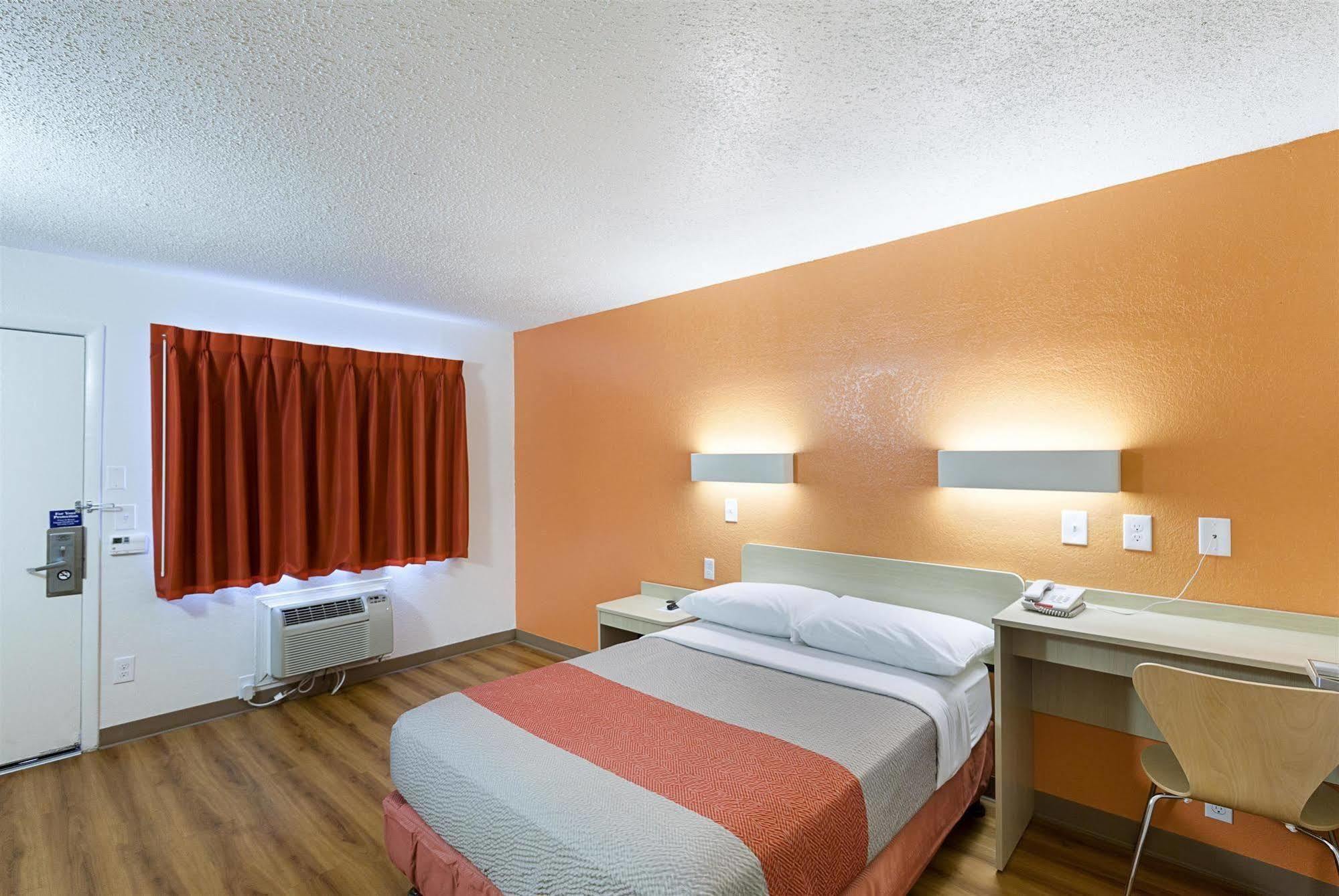 Motel 6-North Richland Hills, Tx Bagian luar foto