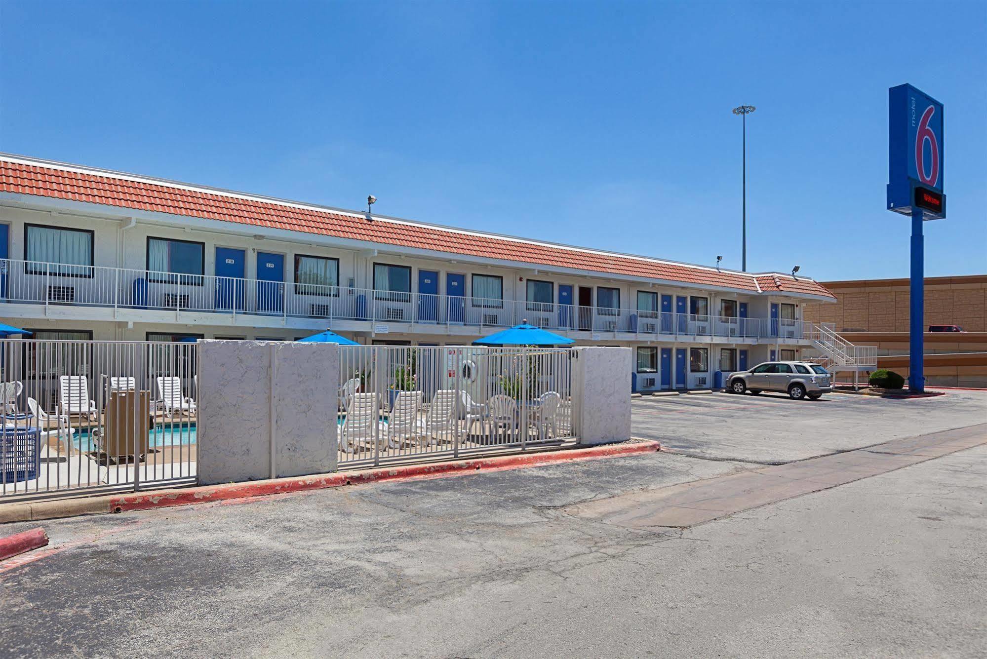 Motel 6-North Richland Hills, Tx Bagian luar foto
