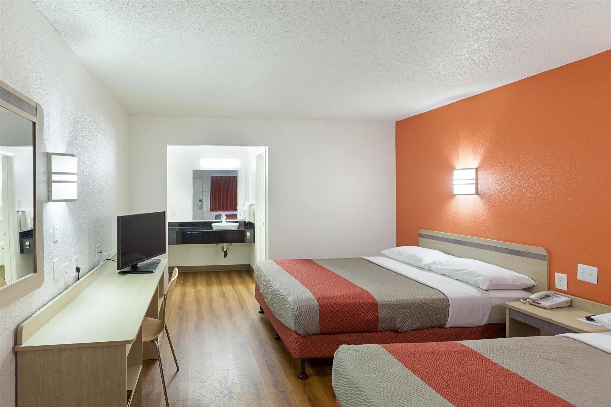 Motel 6-North Richland Hills, Tx Bagian luar foto