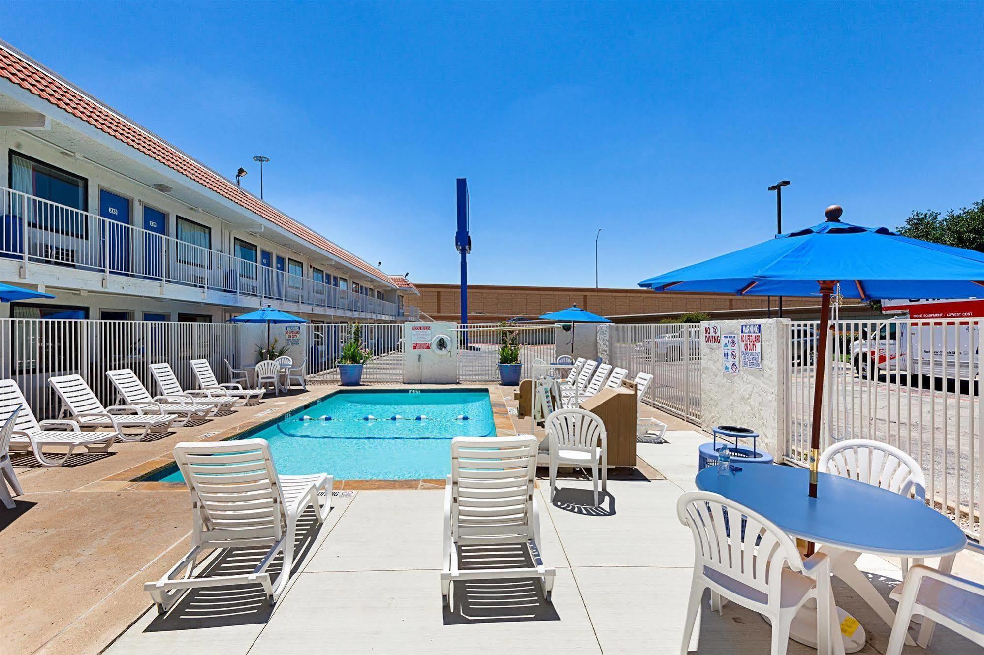 Motel 6-North Richland Hills, Tx Bagian luar foto
