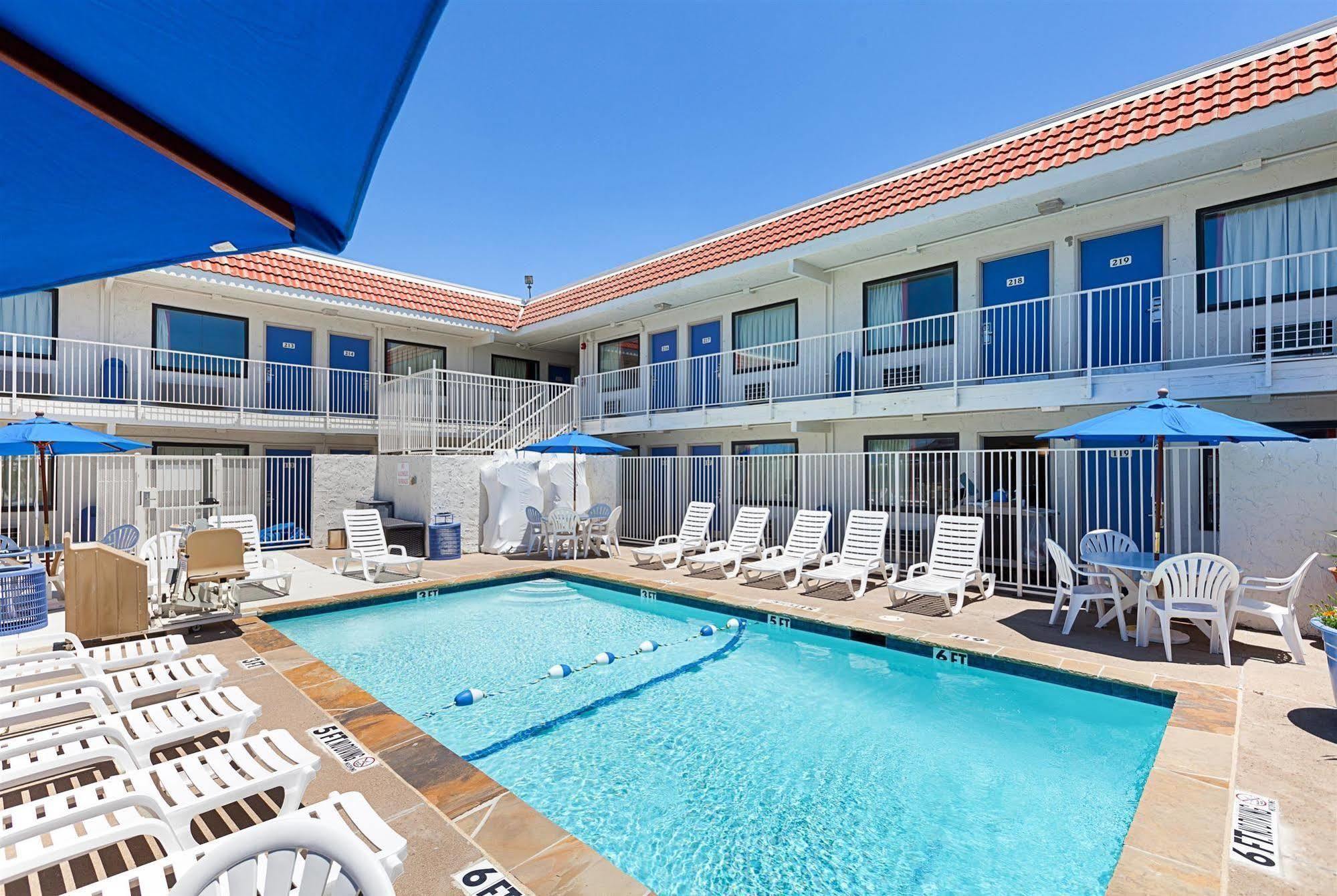 Motel 6-North Richland Hills, Tx Bagian luar foto