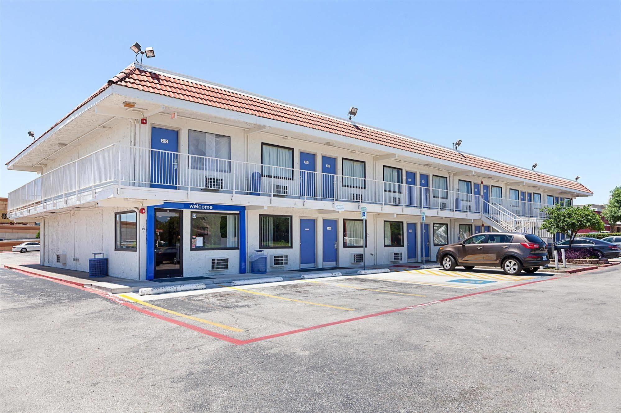 Motel 6-North Richland Hills, Tx Bagian luar foto