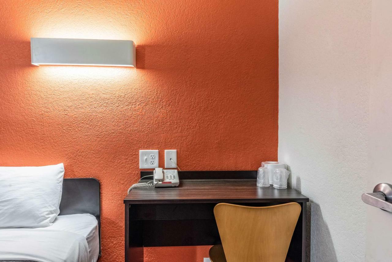Motel 6-North Richland Hills, Tx Bagian luar foto