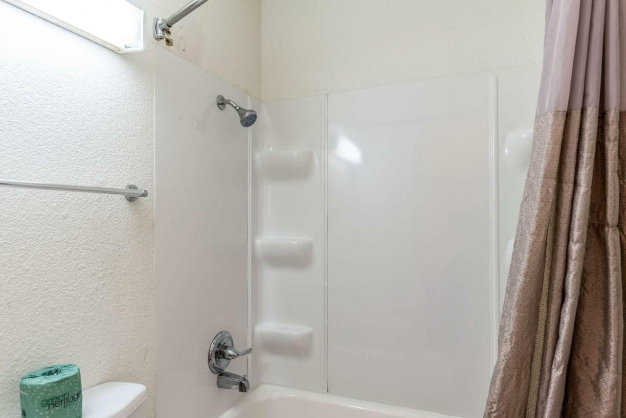 Motel 6-North Richland Hills, Tx Bagian luar foto