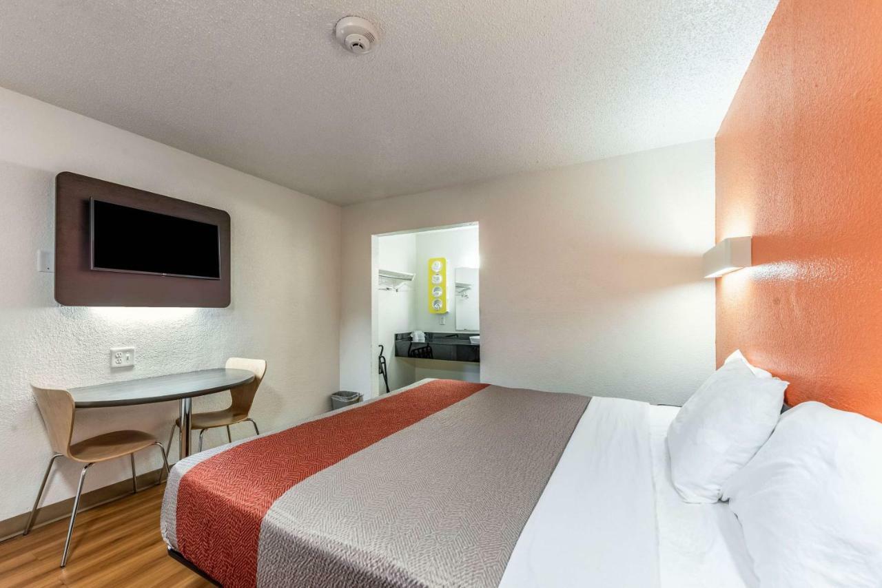 Motel 6-North Richland Hills, Tx Bagian luar foto